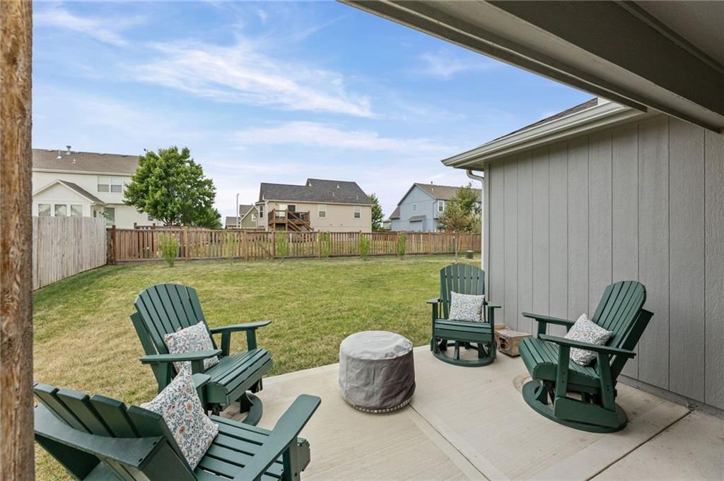 644 N Pear Street — photo 27