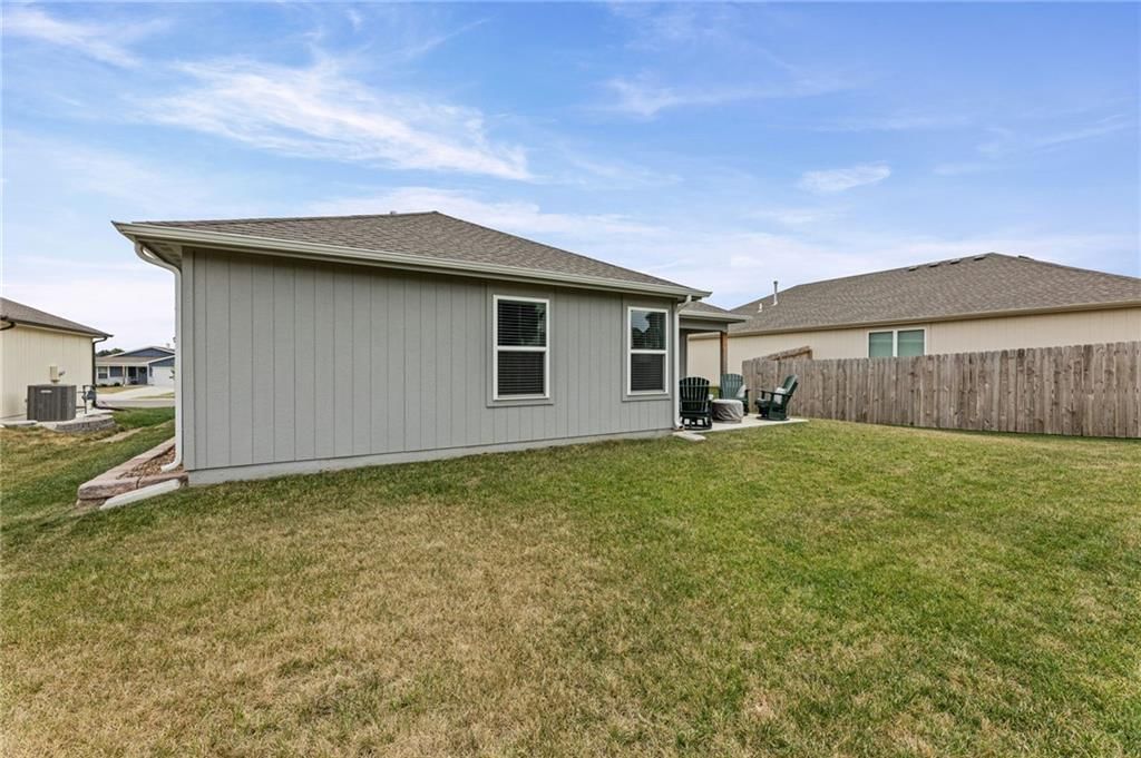 644 N Pear Street — photo 30