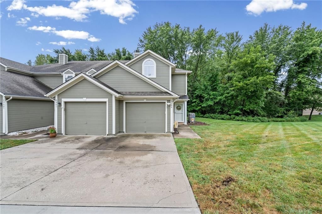 6066 NE Moonstone Drive — photo 1