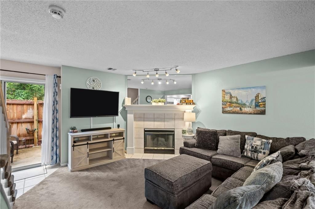 6066 NE Moonstone Drive — photo 8