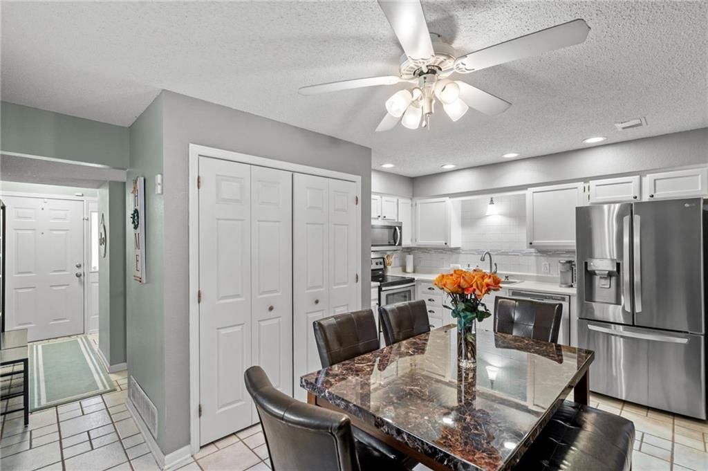 6066 NE Moonstone Drive — photo 14