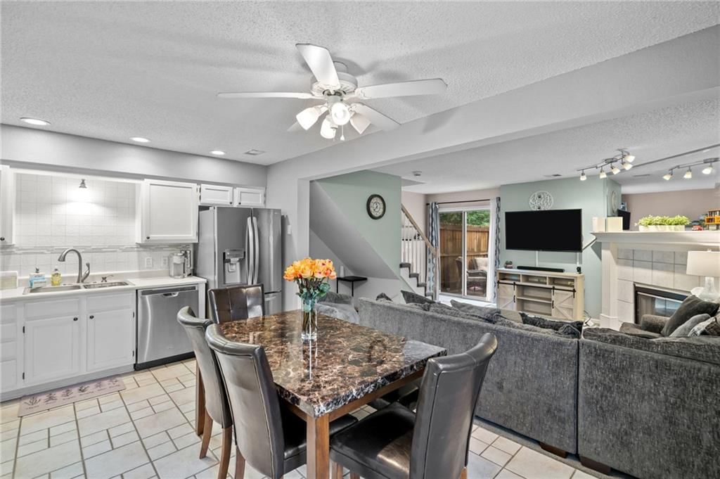 6066 NE Moonstone Drive — photo 15