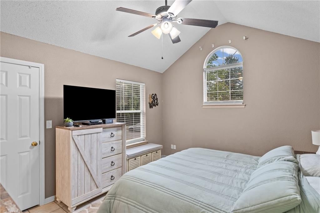 6066 NE Moonstone Drive — photo 17