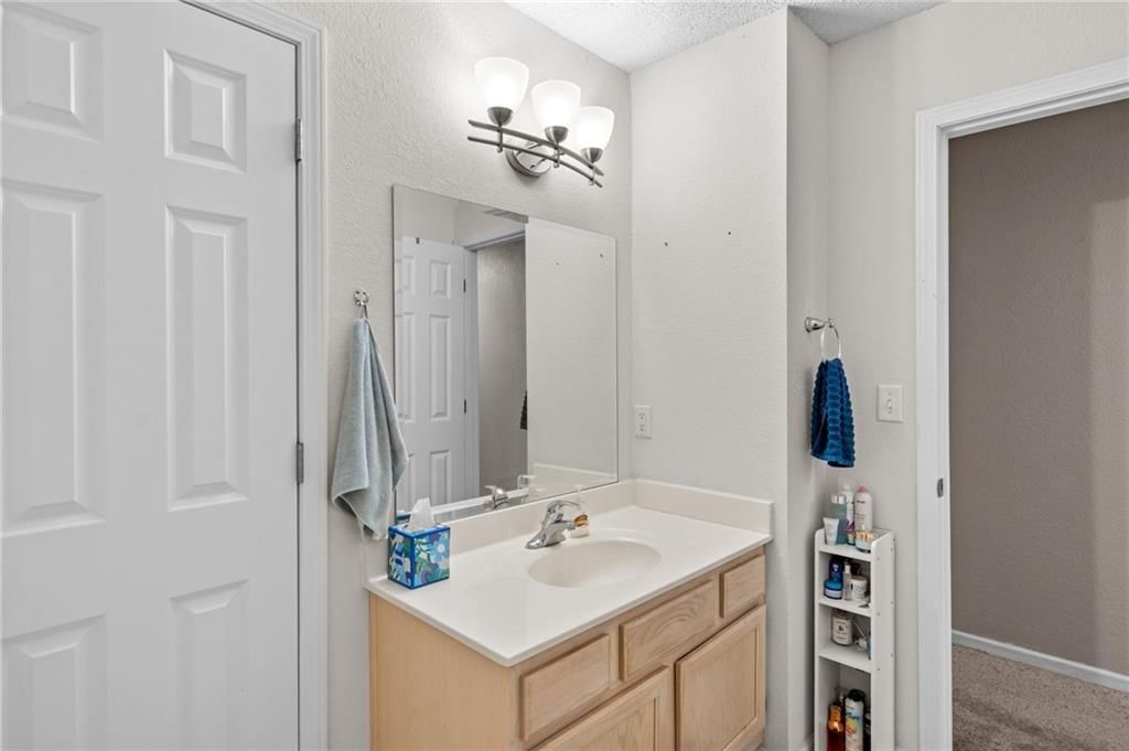 6066 NE Moonstone Drive — photo 25