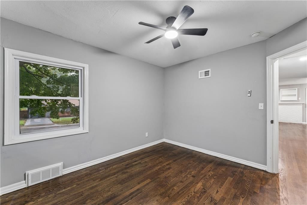 6809 W 72 Terrace — photo 18