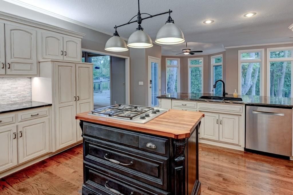 1905 NW Indian Hills Drive — photo 23