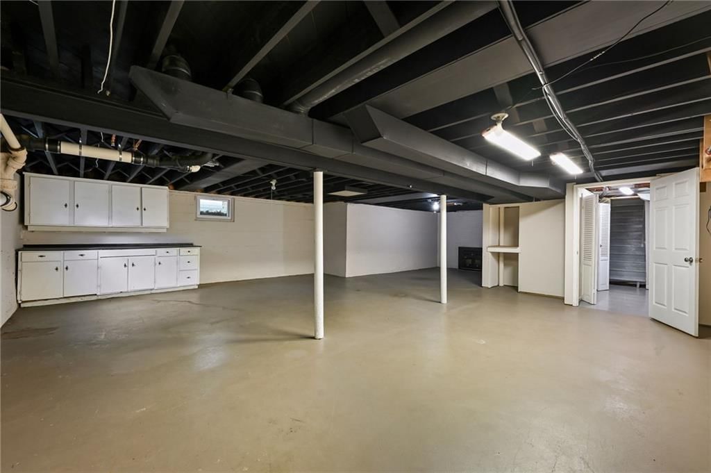 7001 W 68th Street — photo 24
