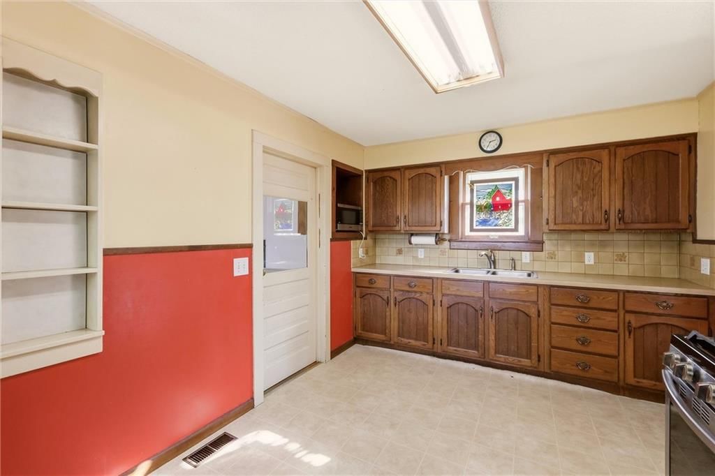219 W 4th Street — photo 14