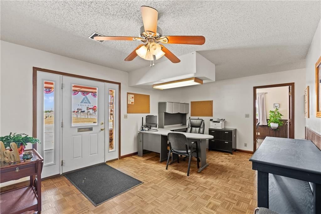 410 E Taylor Street — photo 9