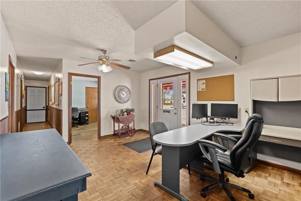 410 E Taylor Street — photo 11
