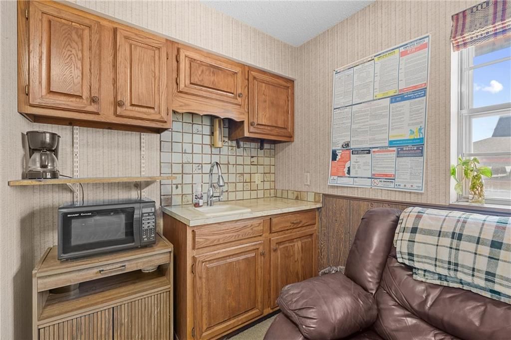 410 E Taylor Street — photo 13