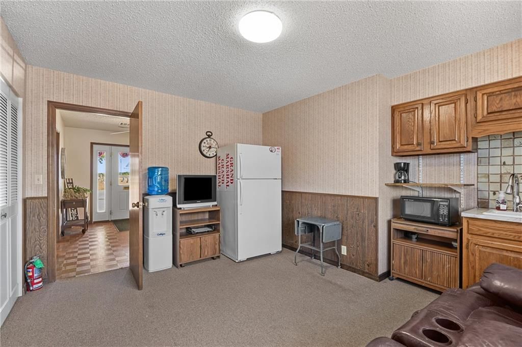 410 E Taylor Street — photo 14
