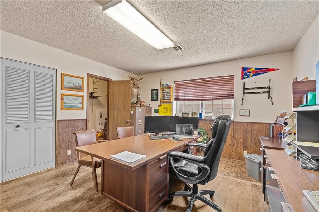 410 E Taylor Street — photo 20
