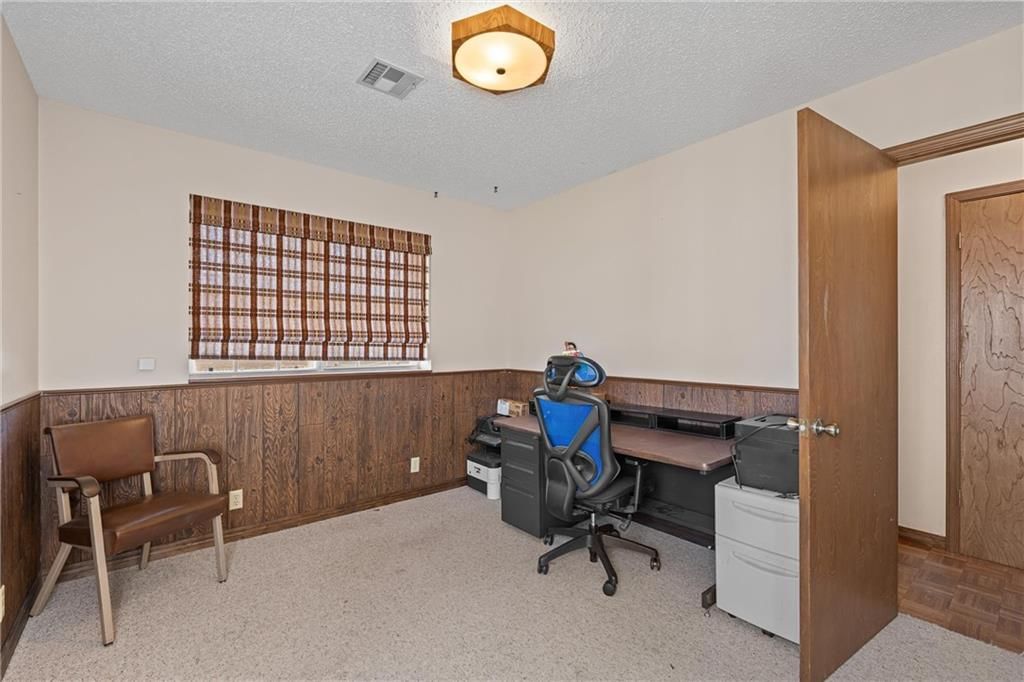 410 E Taylor Street — photo 26