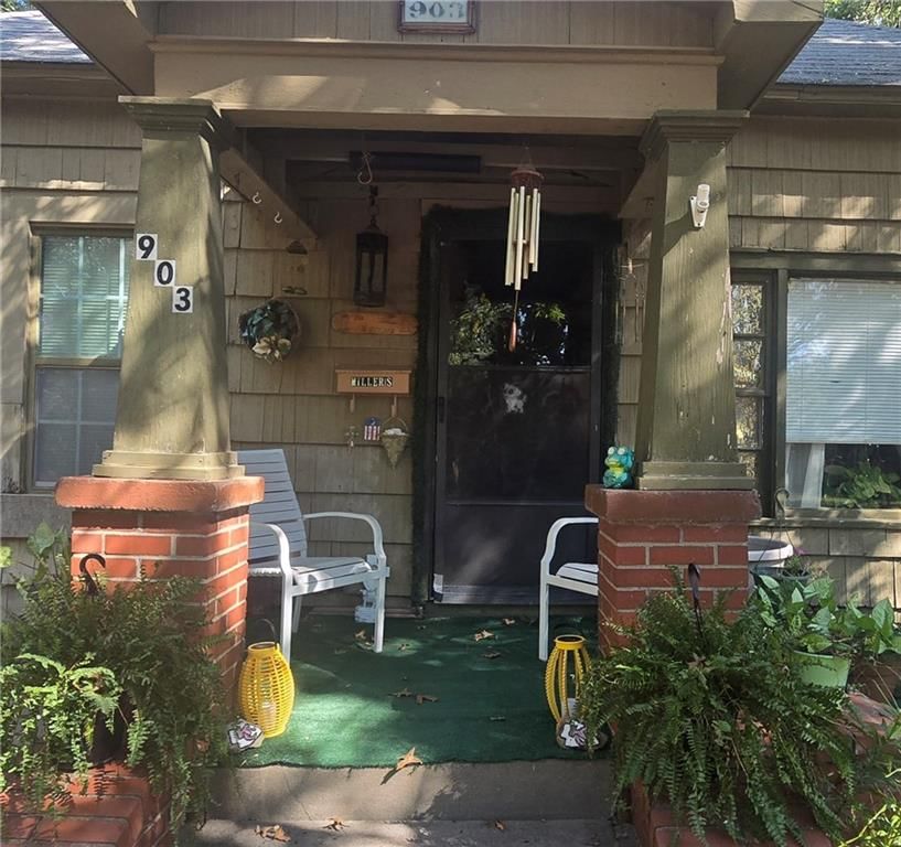 903 E 10th Street — photo 3