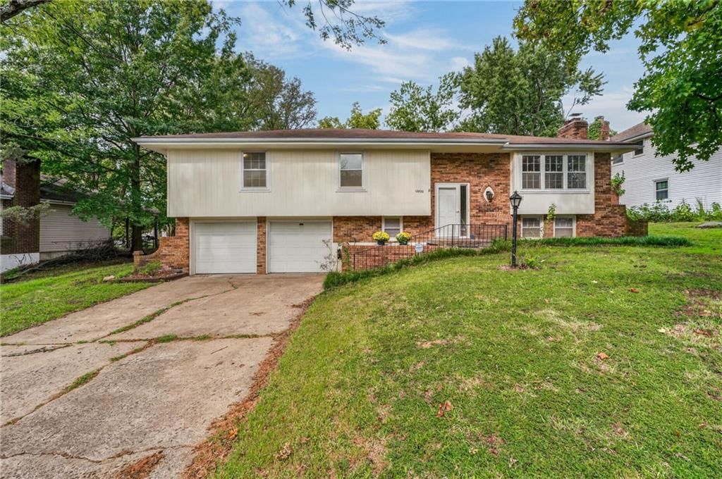 12800 Ewing Avenue — photo 2