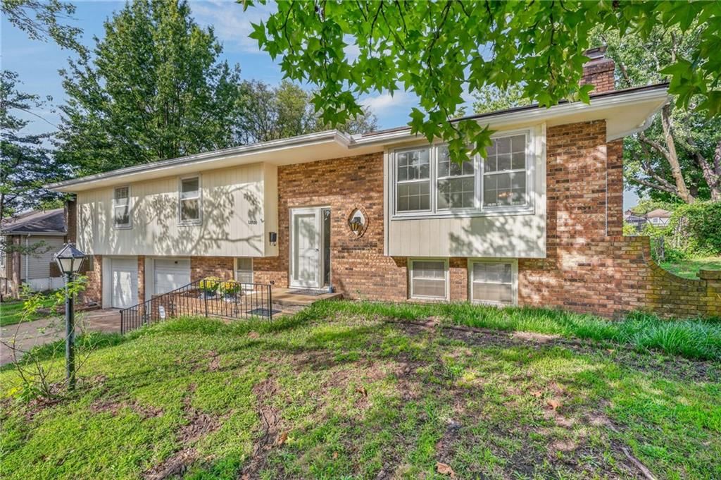 12800 Ewing Avenue — photo 4