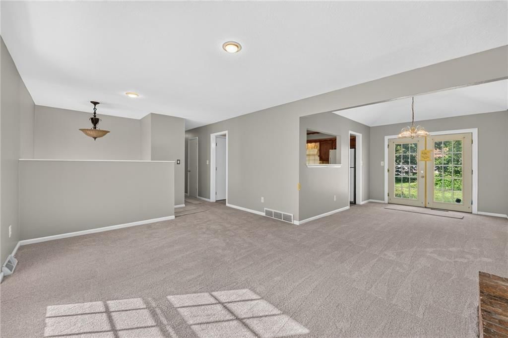 12800 Ewing Avenue — photo 13