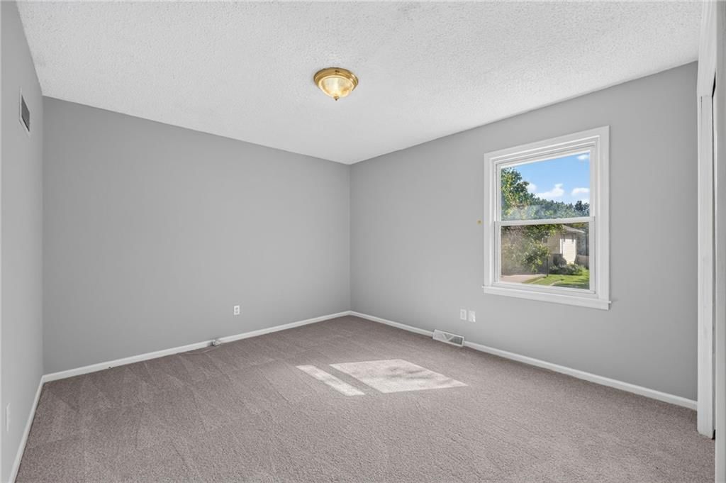 12800 Ewing Avenue — photo 22