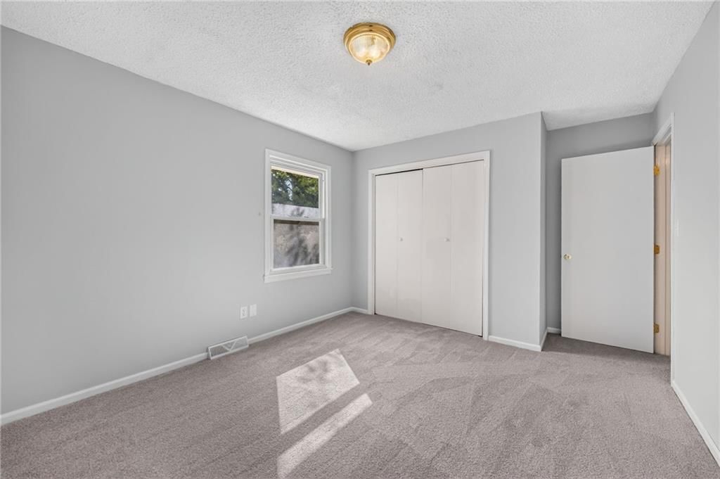 12800 Ewing Avenue — photo 23