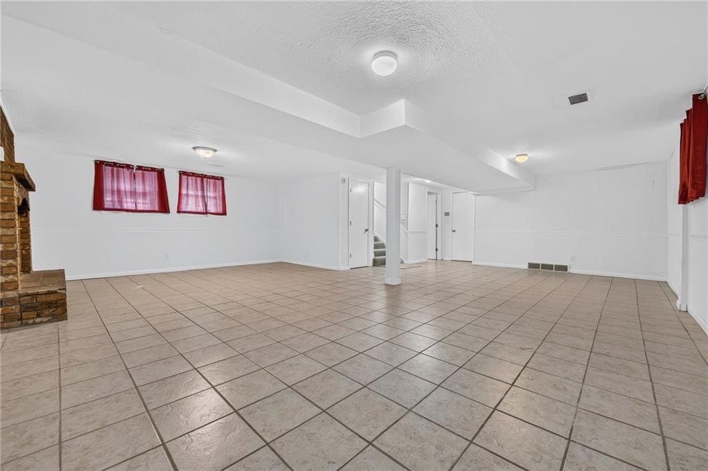 12800 Ewing Avenue — photo 32