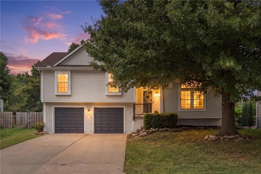 1208 NE Beacon Avenue, Lee's Summit, MO