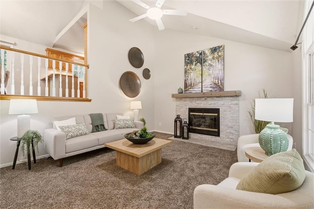 1208 NE Beacon Avenue, Lee's Summit, MO: listing photo 2