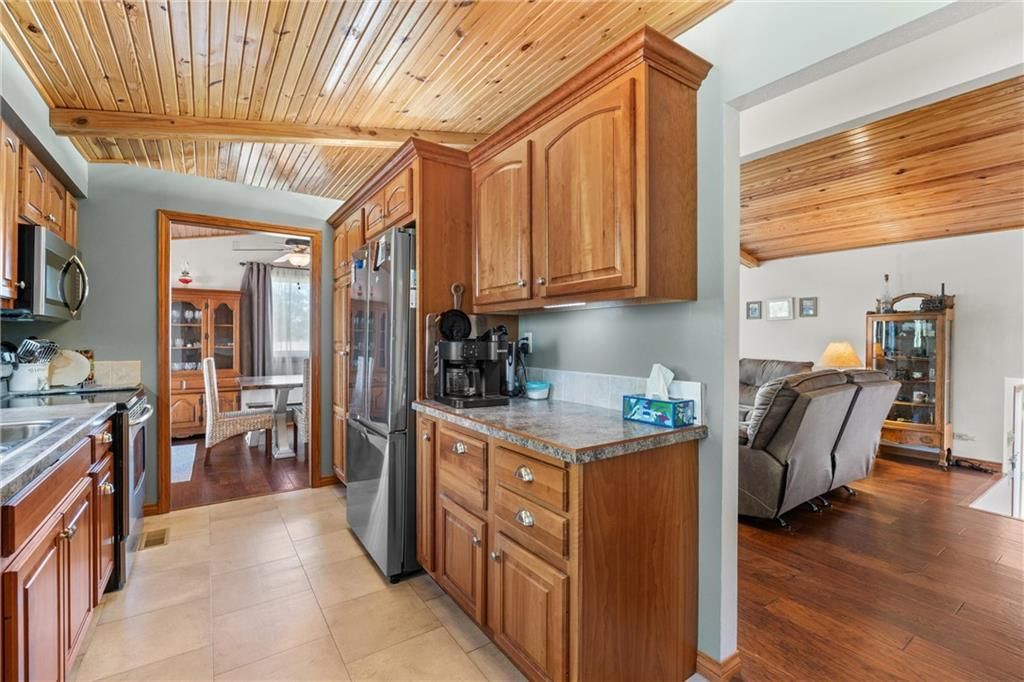 1679 CR 3950 — photo 16