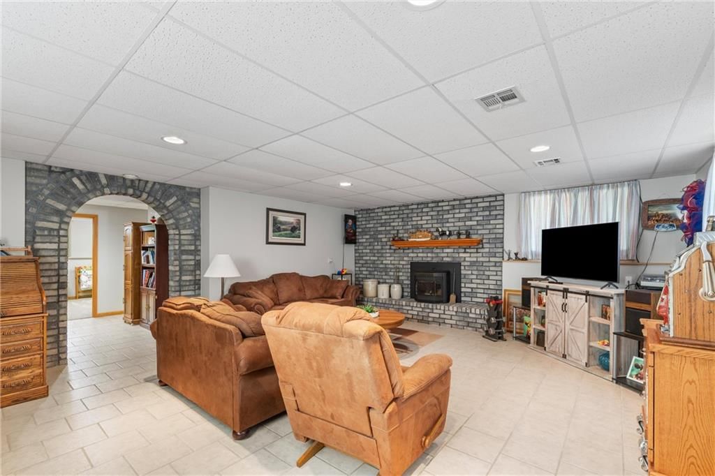 1679 CR 3950 — photo 36