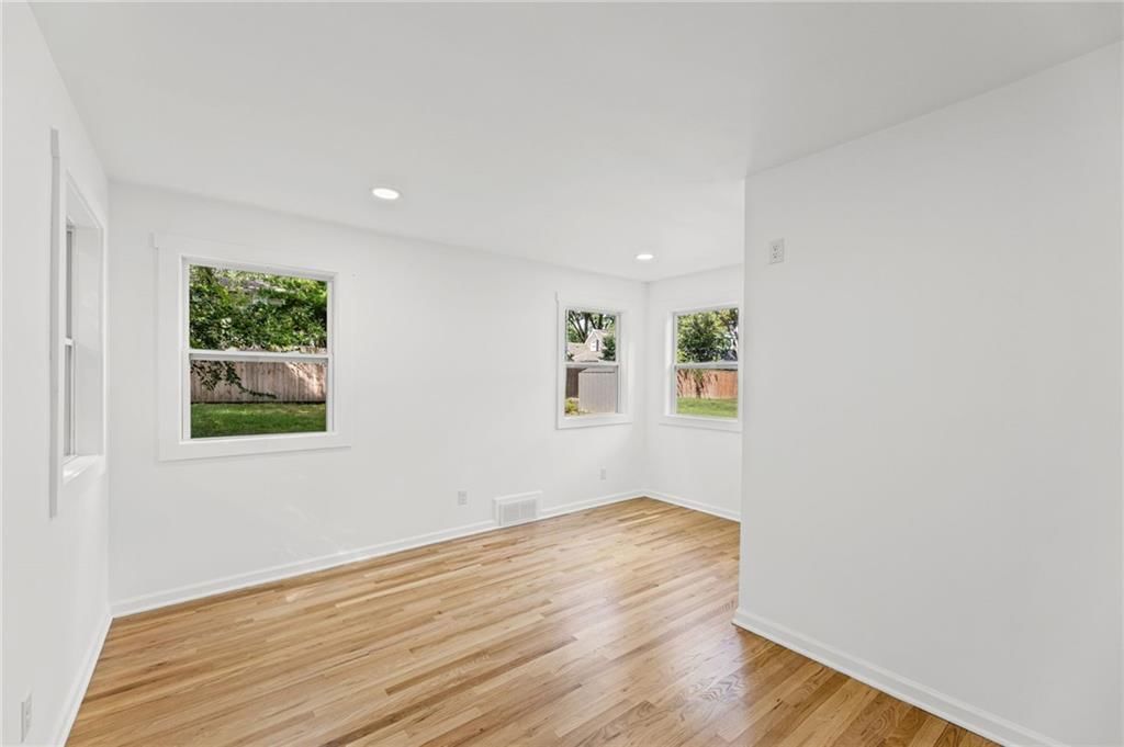 4916 W 57th Terrace — photo 13