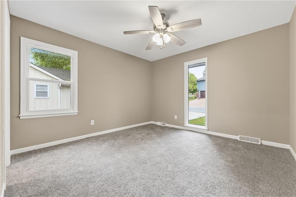 6012 Woodside Avenue — photo 24