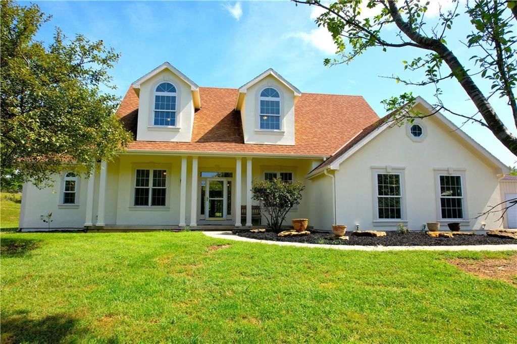 Photo 12 of 59 - 16723 Endsley Road, Kearney, MO 64060