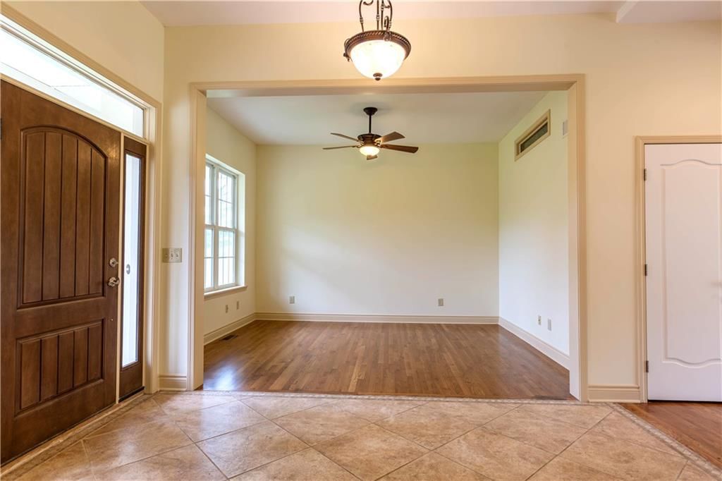 Staircase at 16723 Endsley Road, Kearney, MO 64060