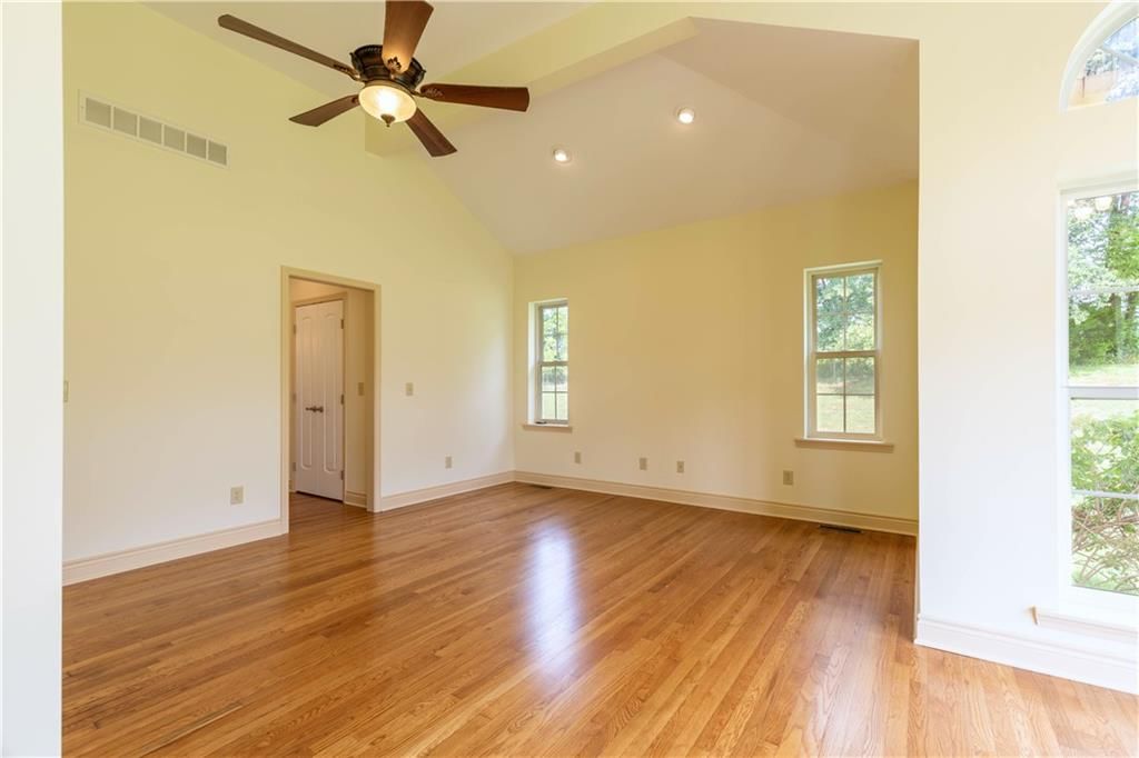 Photo 28 of 59 - 16723 Endsley Road, Kearney, MO 64060