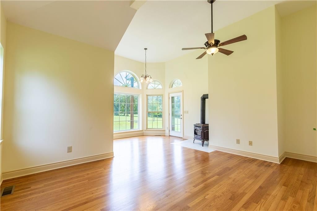Photo 29 of 59 - 16723 Endsley Road, Kearney, MO 64060