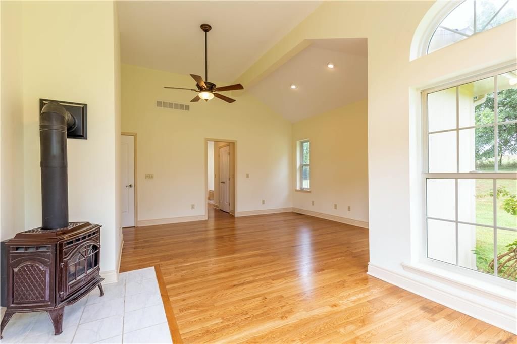 Photo 30 of 59 - 16723 Endsley Road, Kearney, MO 64060