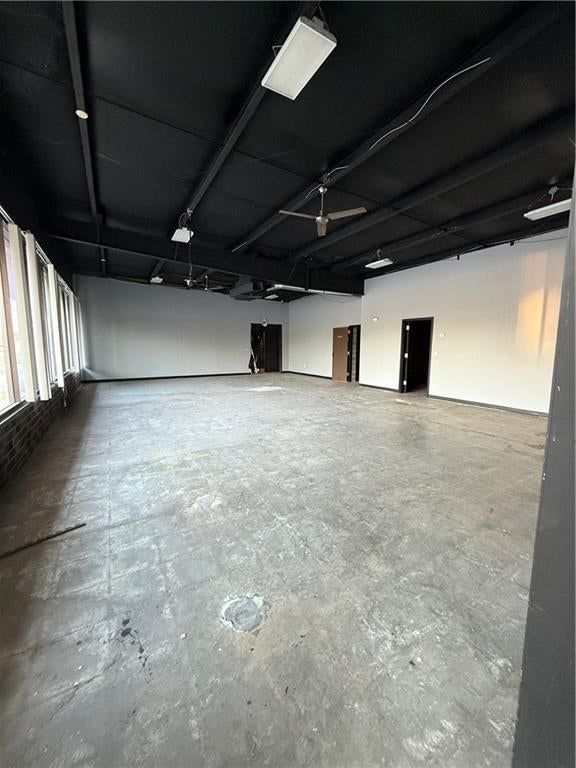 7407 N Oak Trafficway — photo 4