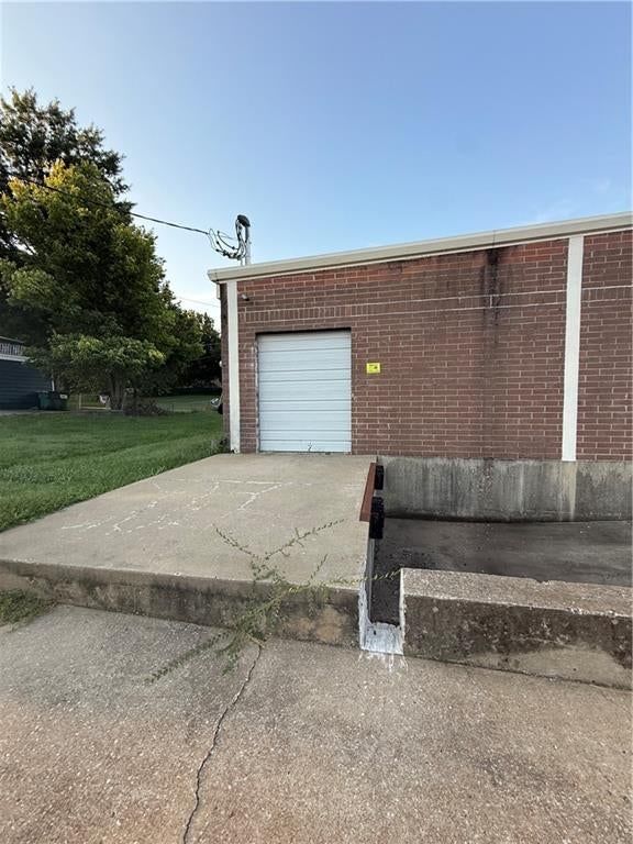 7407 N Oak Trafficway — photo 5