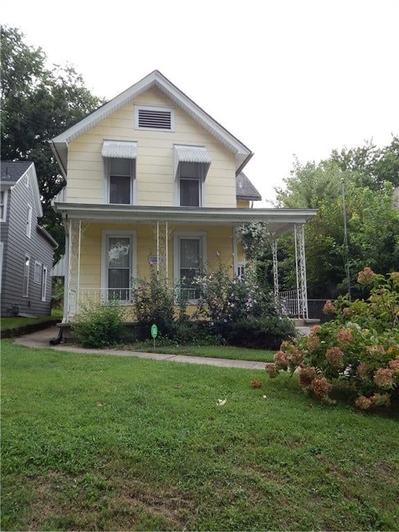 910 Columbia Avenue — photo 2
