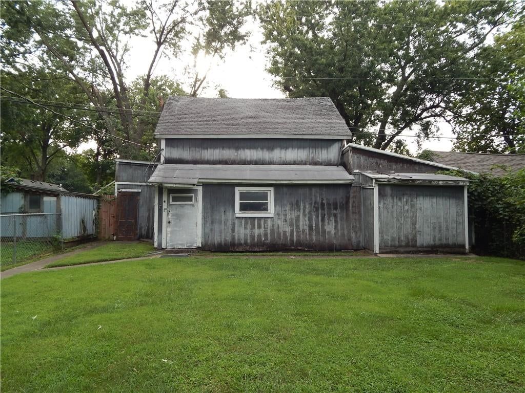 910 Columbia Avenue — photo 26
