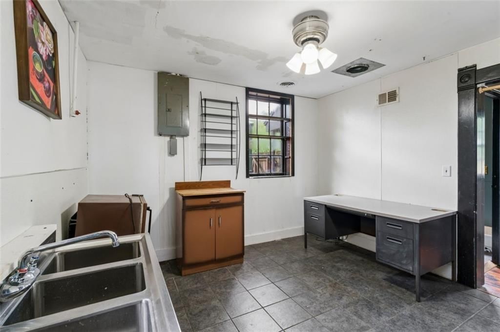901 Franklin Avenue — photo 17