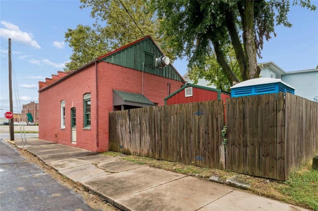 901 Franklin Avenue — photo 36