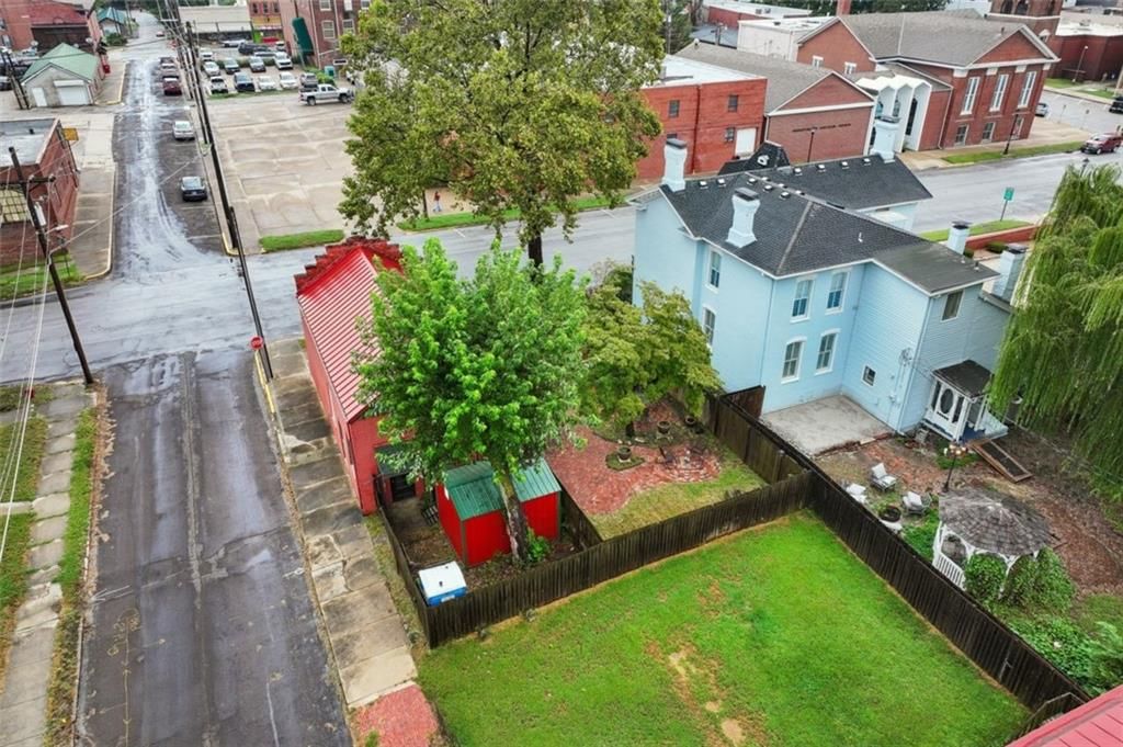 901 Franklin Avenue — photo 42
