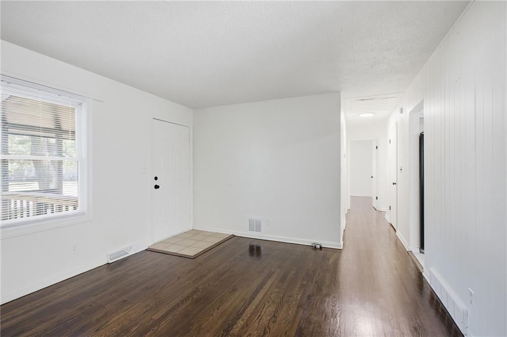 6102 Earnshaw Street — photo 5