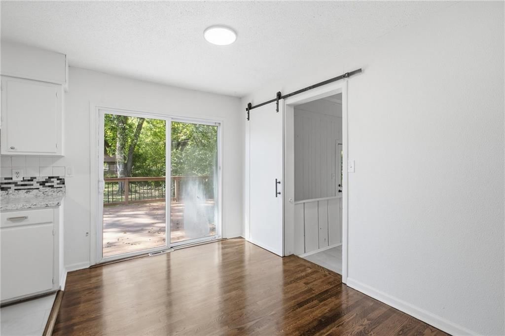 6102 Earnshaw Street — photo 6