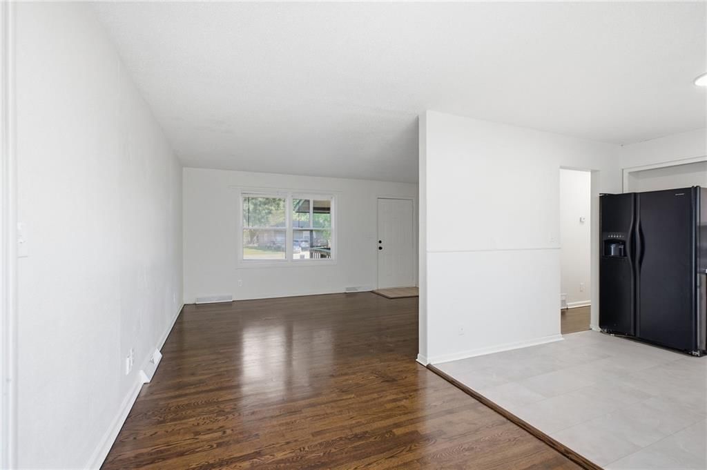 6102 Earnshaw Street — photo 9