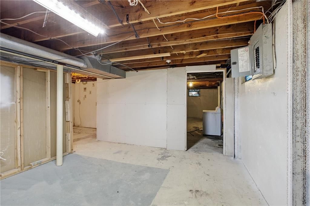 6102 Earnshaw Street — photo 27