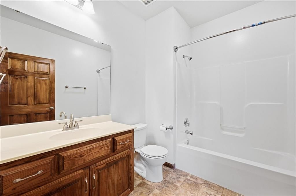 3904 SW Briarwood Oaks Drive — photo 8