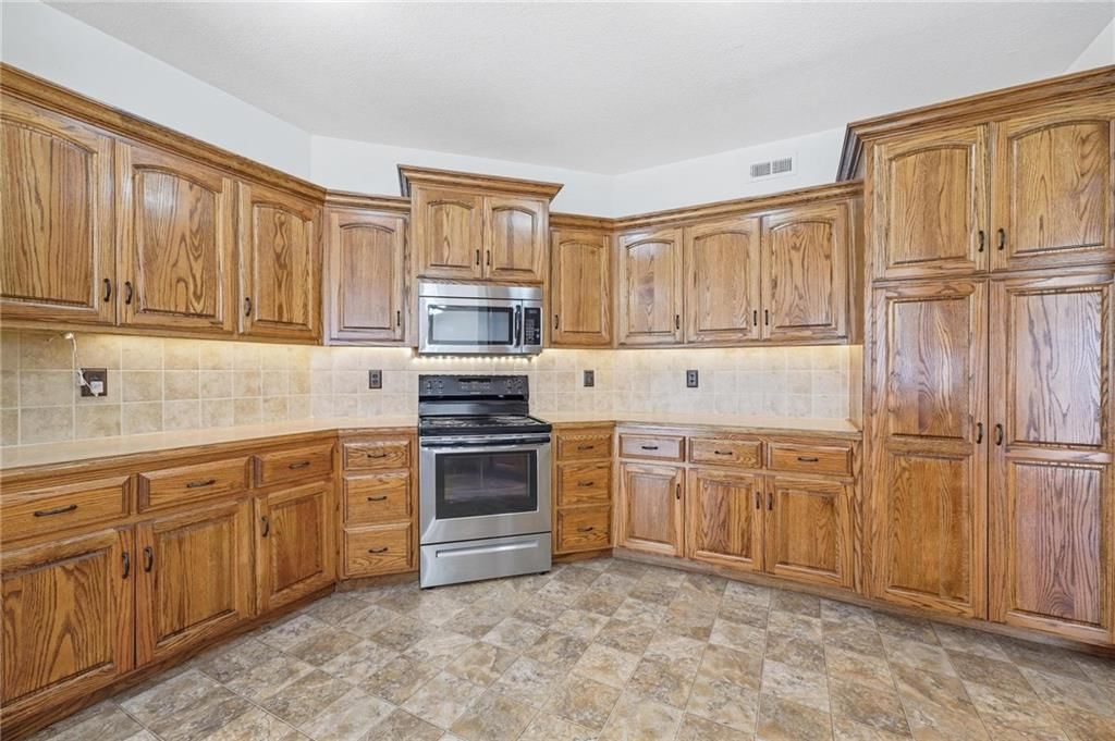 3904 SW Briarwood Oaks Drive — photo 12