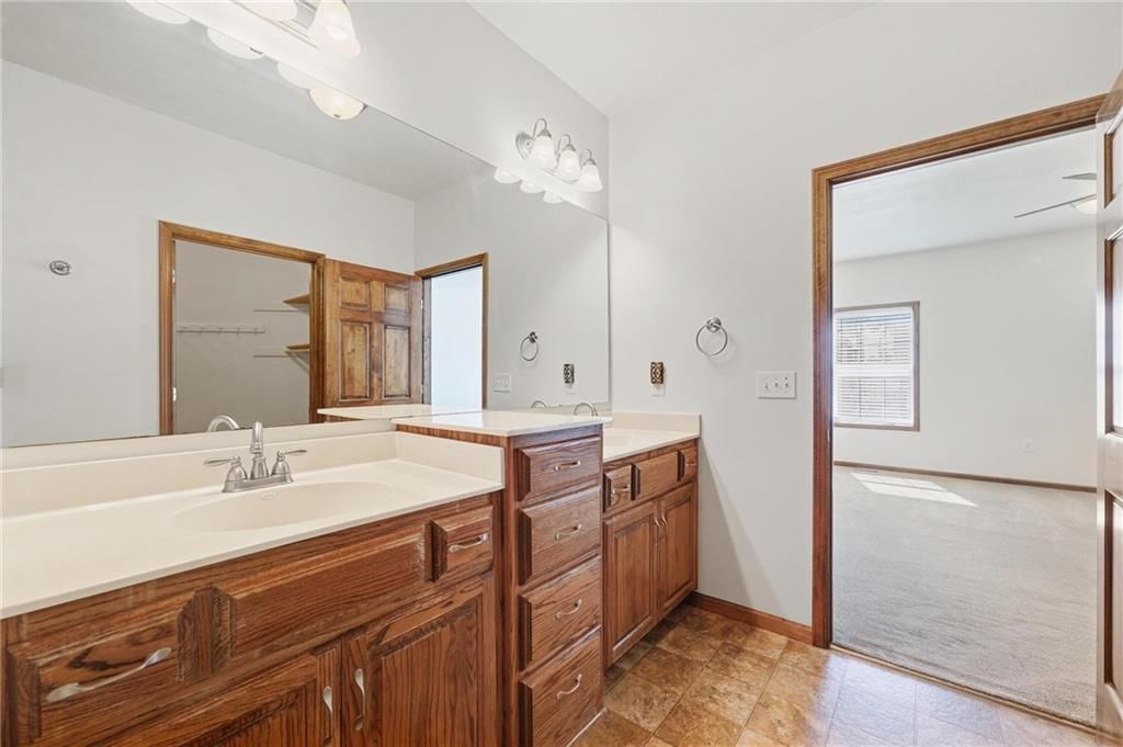 3904 SW Briarwood Oaks Drive — photo 29